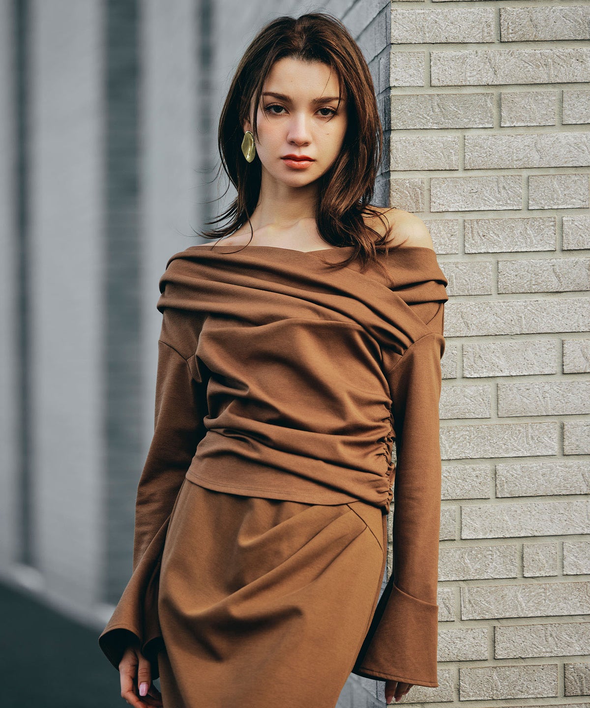 骨スト 短丈トップス オフショル Vネック モテニット ベルスリーブ カットソー デートコーデ ディナー 大人 あざと可愛い タイトトップス 肌見せ 韓国風 綺麗め 細見え カジュアル KINO THE KEI