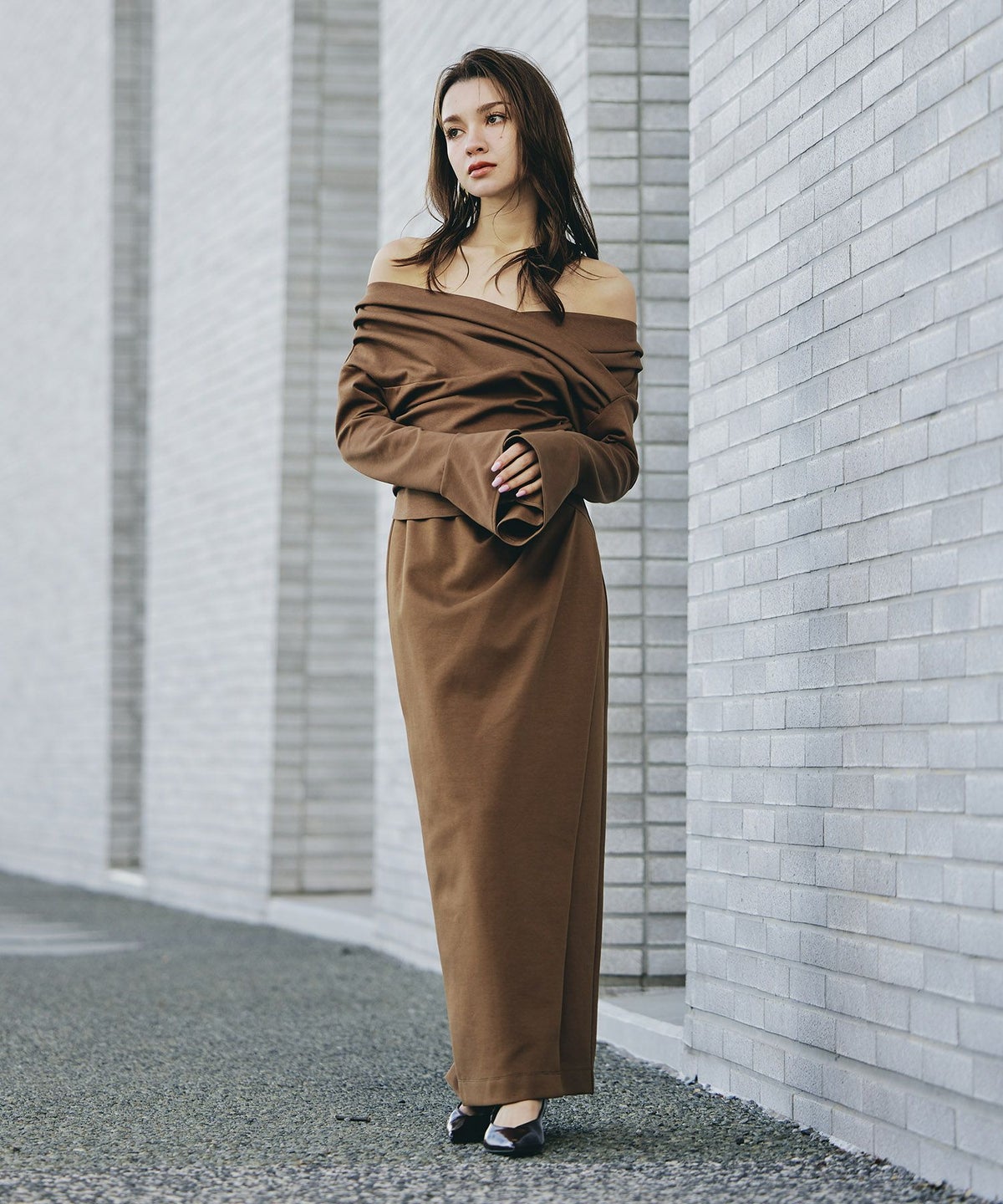 骨スト 短丈トップス オフショル Vネック モテニット ベルスリーブ カットソー デートコーデ ディナー 大人 あざと可愛い タイトトップス 肌見せ 韓国風 綺麗め 細見え カジュアル KINO THE KEI