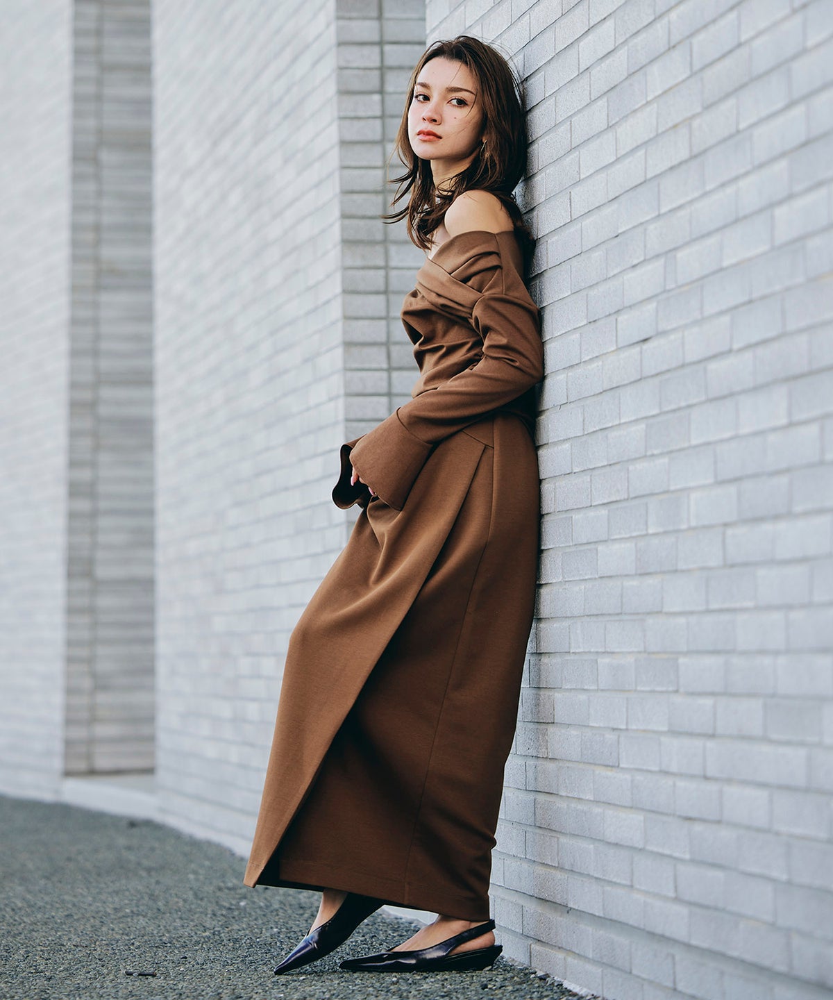 骨スト 短丈トップス オフショル Vネック モテニット ベルスリーブ カットソー デートコーデ ディナー 大人 あざと可愛い タイトトップス 肌見せ 韓国風 綺麗め 細見え カジュアル KINO THE KEI