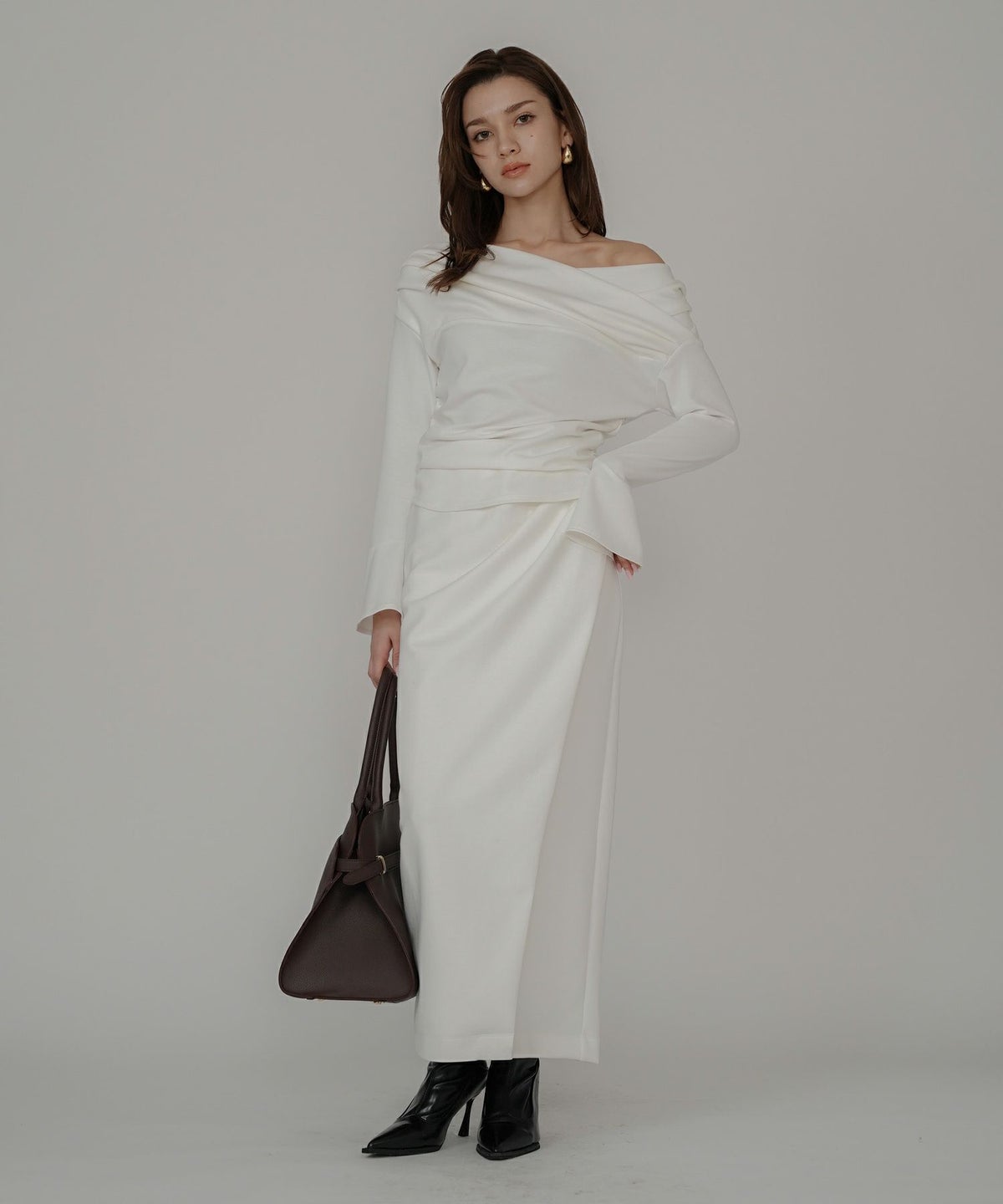 骨スト 短丈トップス オフショル Vネック モテニット ベルスリーブ カットソー デートコーデ ディナー 大人 あざと可愛い タイトトップス 肌見せ 韓国風 綺麗め 細見え カジュアル KINO THE KEI