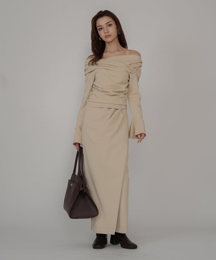 骨スト 短丈トップス オフショル Vネック モテニット ベルスリーブ カットソー デートコーデ ディナー 大人 あざと可愛い タイトトップス 肌見せ 韓国風 綺麗め 細見え カジュアル KINO THE KEI