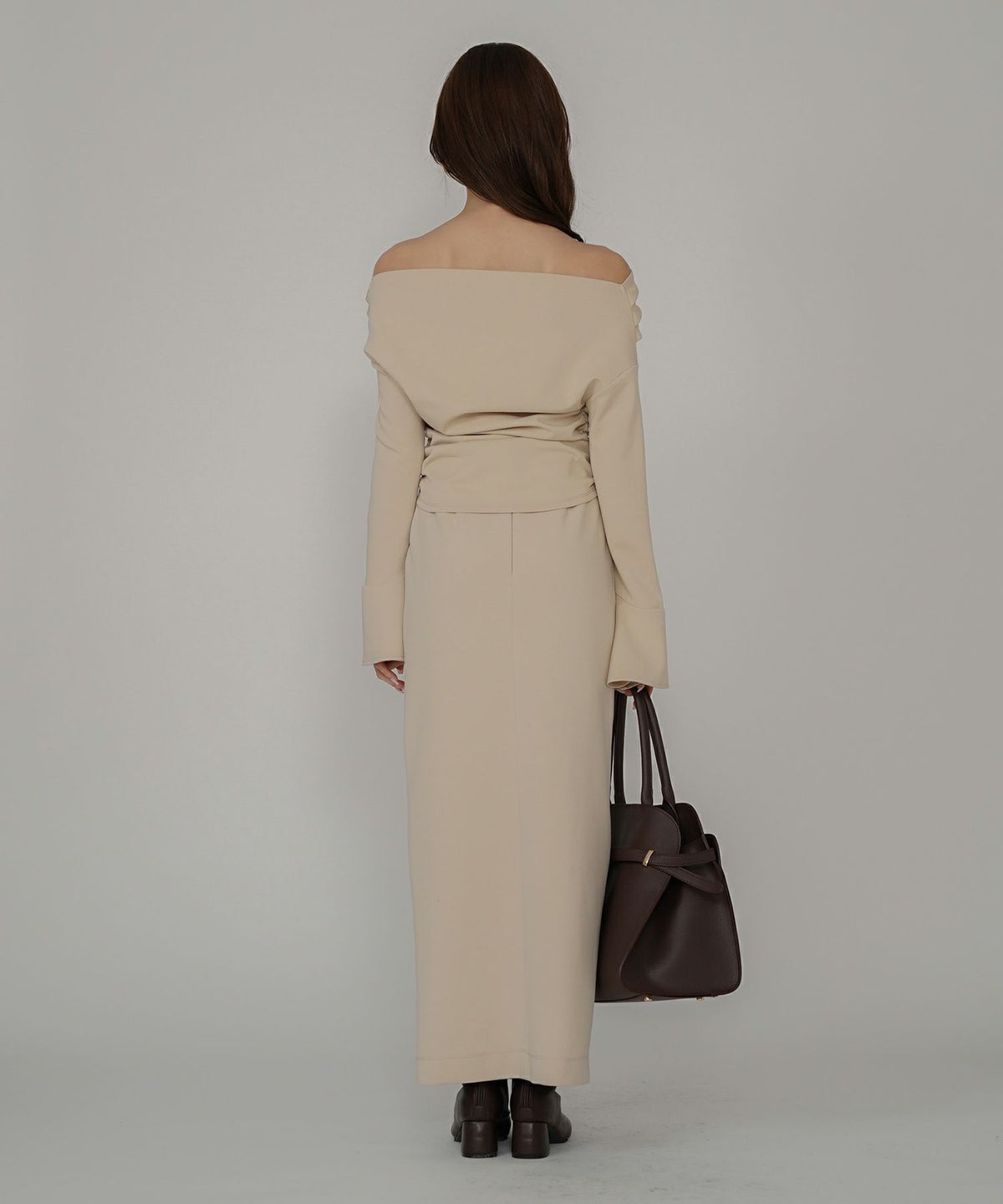 骨スト 短丈トップス オフショル Vネック モテニット ベルスリーブ カットソー デートコーデ ディナー 大人 あざと可愛い タイトトップス 肌見せ 韓国風 綺麗め 細見え カジュアル KINO THE KEI