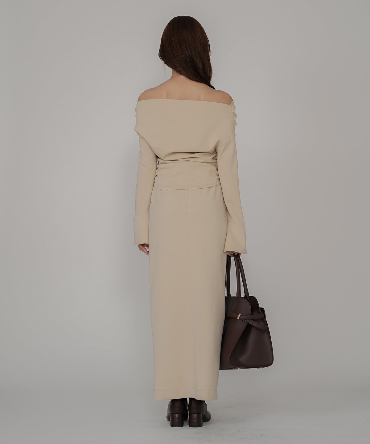 骨スト 短丈トップス オフショル Vネック モテニット ベルスリーブ カットソー デートコーデ ディナー 大人 あざと可愛い タイトトップス 肌見せ 韓国風 綺麗め 細見え カジュアル KINO THE KEI