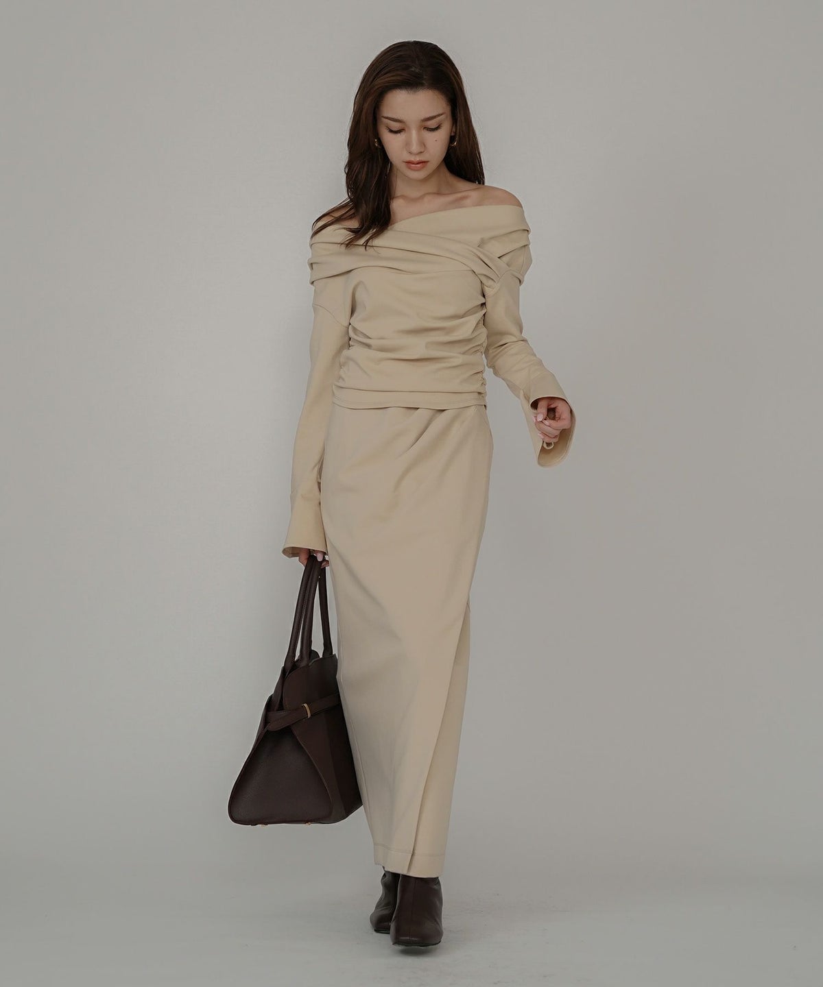 骨スト 短丈トップス オフショル Vネック モテニット ベルスリーブ カットソー デートコーデ ディナー 大人 あざと可愛い タイトトップス 肌見せ 韓国風 綺麗め 細見え カジュアル KINO THE KEI