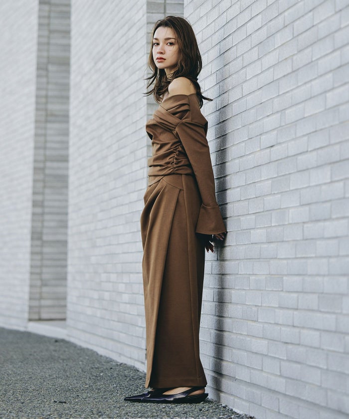 ナロースカート 骨スト ロングスカート タイトスカート モテニット カットソー デートコーデ ディナー 大人 あざと可愛い 肌見せ 韓国風 綺麗め 細見え カジュアル ウエストカバー お腹周りカバー らくちん KINO THE KEI