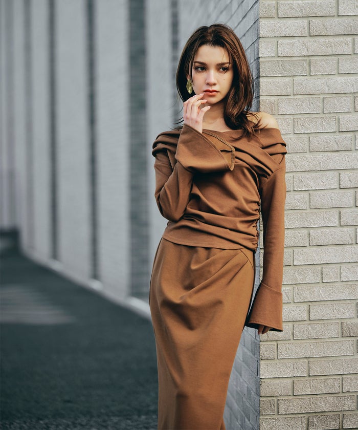 ナロースカート 骨スト ロングスカート タイトスカート モテニット カットソー デートコーデ ディナー 大人 あざと可愛い 肌見せ 韓国風 綺麗め 細見え カジュアル ウエストカバー お腹周りカバー らくちん KINO THE KEI