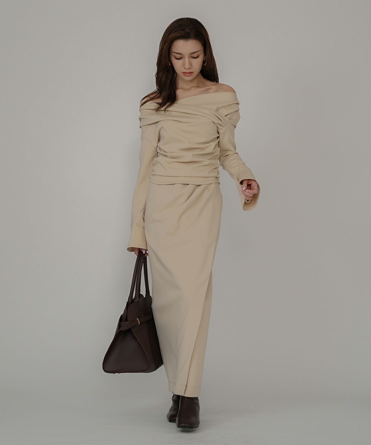 ナロースカート 骨スト ロングスカート タイトスカート モテニット カットソー デートコーデ ディナー 大人 あざと可愛い 肌見せ 韓国風 綺麗め 細見え カジュアル ウエストカバー お腹周りカバー らくちん KINO THE KEI