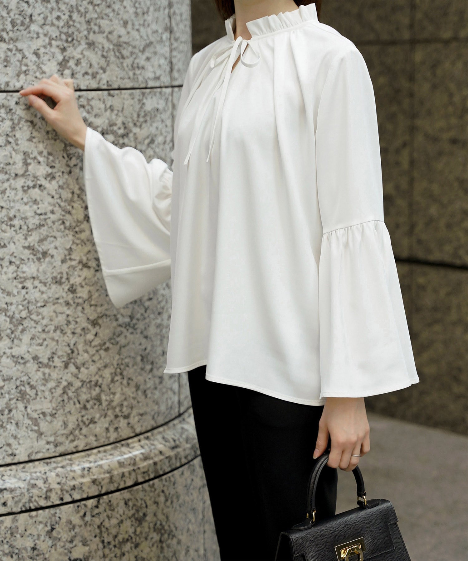 2way フリルネック ベルスリーブ ブラウス HUIT 全3色｜hit841-0334【1