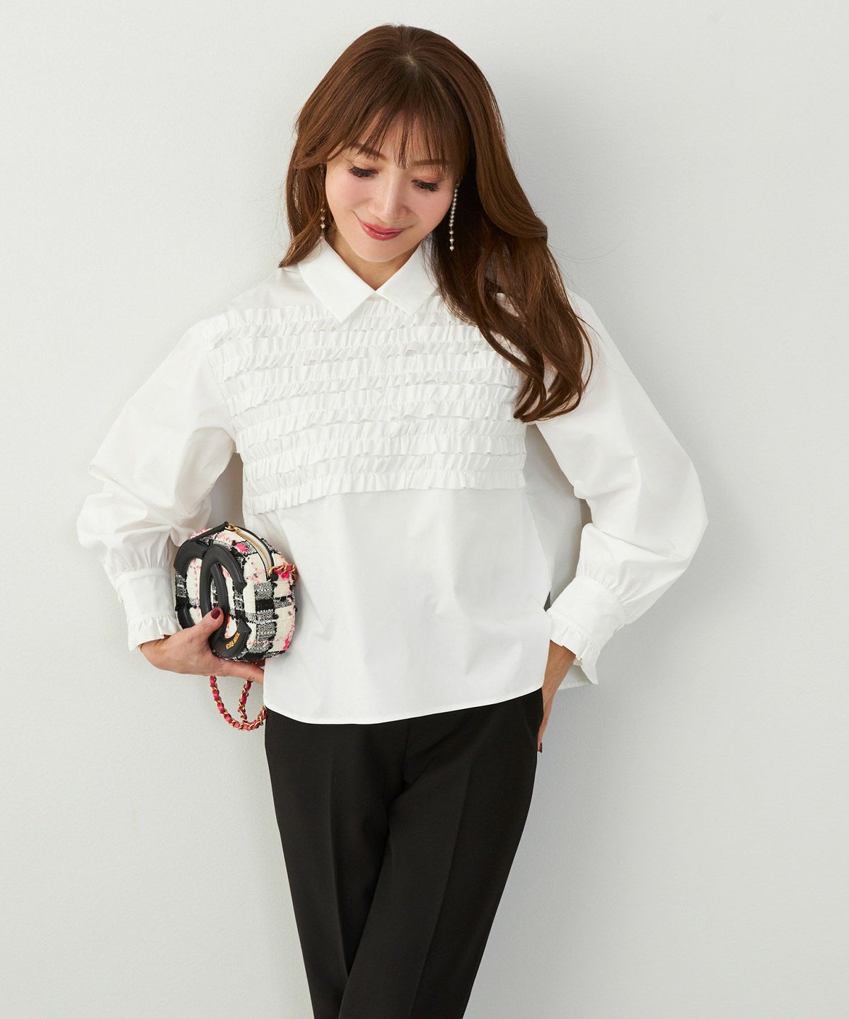 手洗い可 ラウンドヘム スリット パフスリーブ 上品 きれいめ フォーマル オフィス カジュアル フェミニン ジョイントスペース