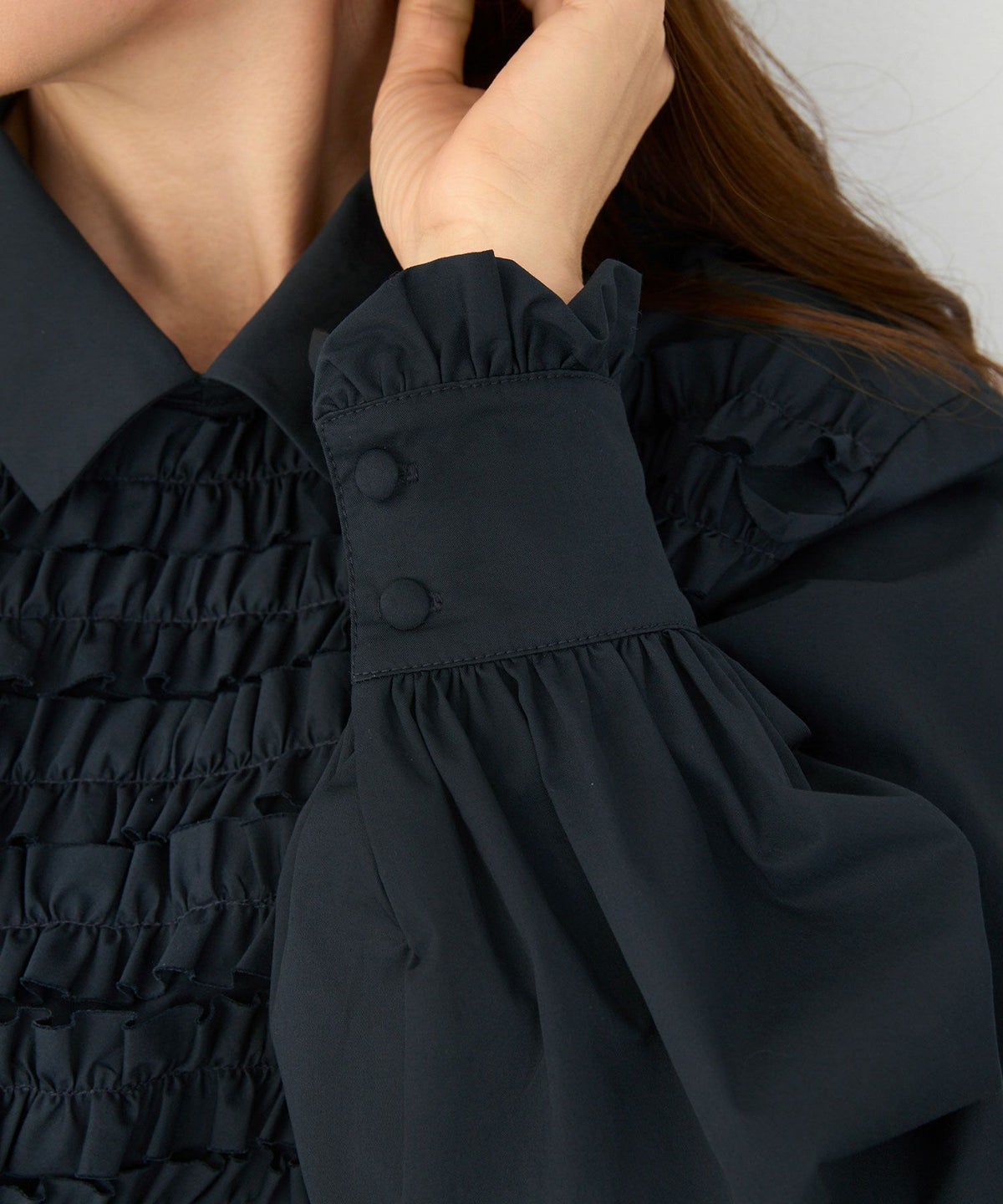 手洗い可 ラウンドヘム スリット パフスリーブ 上品 きれいめ フォーマル オフィス カジュアル フェミニン ジョイントスペース