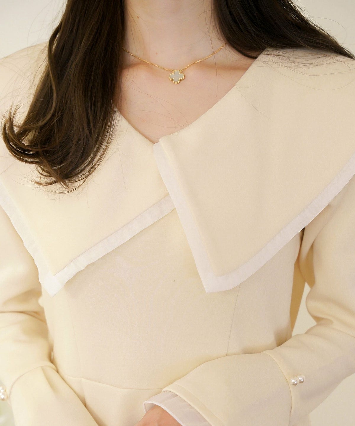 ワンピース アシメカラー きれいめ 上品 エレガント フェミニン アイボリー ネイビー シアー エアリー あたたか カットソー ダンボールニット 伸縮 後ろファスナー 着脱 長袖 セミオケージョン