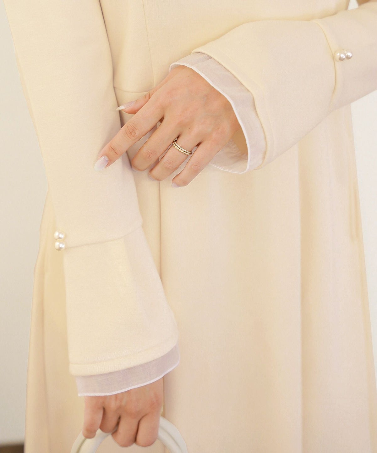 ワンピース アシメカラー きれいめ 上品 エレガント フェミニン アイボリー ネイビー シアー エアリー あたたか カットソー ダンボールニット 伸縮 後ろファスナー 着脱 長袖 セミオケージョン