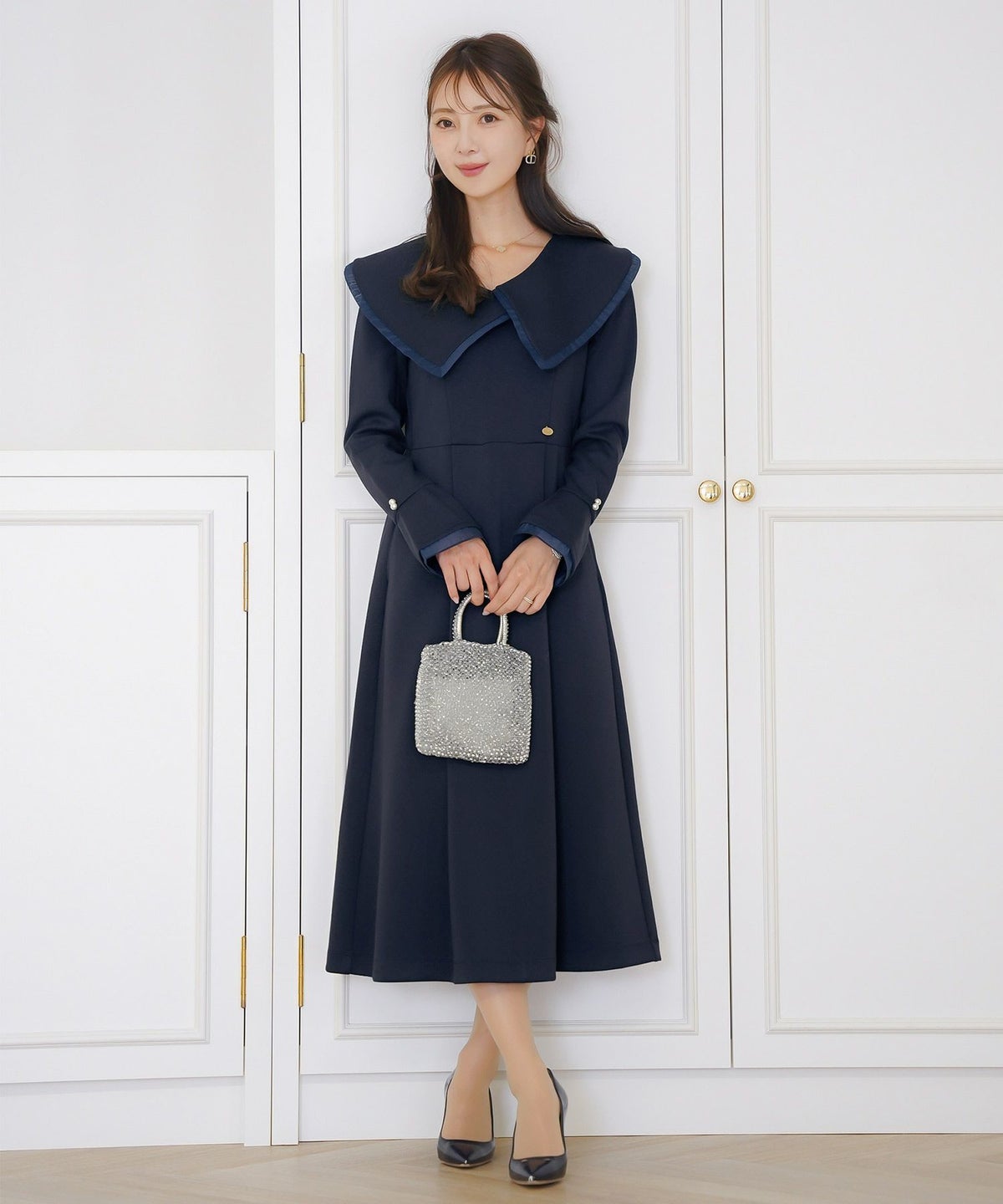 ワンピース アシメカラー きれいめ 上品 エレガント フェミニン アイボリー ネイビー シアー エアリー あたたか カットソー ダンボールニット 伸縮 後ろファスナー 着脱 長袖 セミオケージョン