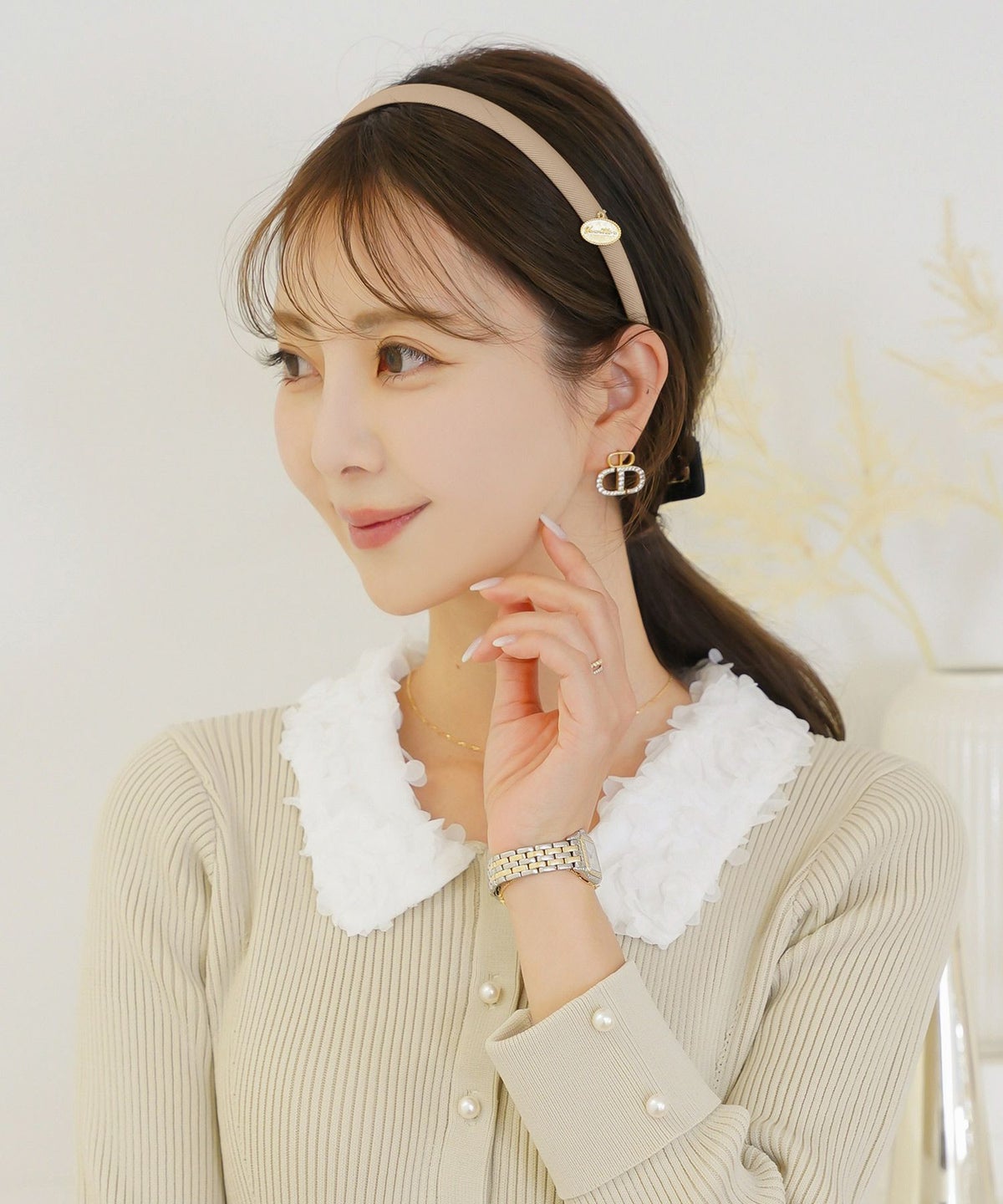 グッズ ヘアアクセサリー カチューシャ 細身 クッション 痛くなりにくい ベージュ ブラック シンプル チャーム