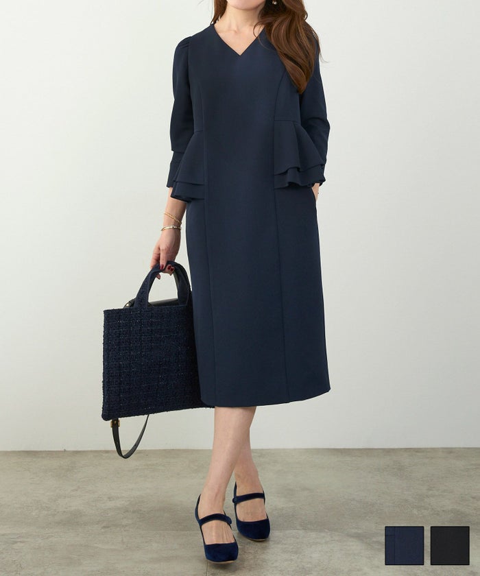 手洗い可 きれいめ オケージョン フォーマル 上品 体型カバー オフィス 大人カジュアル ジョイントスペース サイド ペプラム フリル Vネック ワンピース Liala×PG