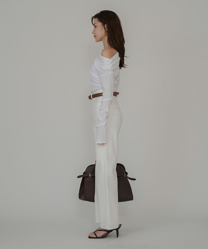 短丈 シアートップス タイト オフショルトップス ドレープ スタイルアップ オフィス 万能トップス 着回し インナートップス オシャレ 無地 女性らしい モテコーデ デートコーデ 大人 あざと可愛い 肌見せ 港区 ラウンジ 韓国風 韓国系 綺麗め 細見え カジュアル スタイル盛れ KINO THE KEI