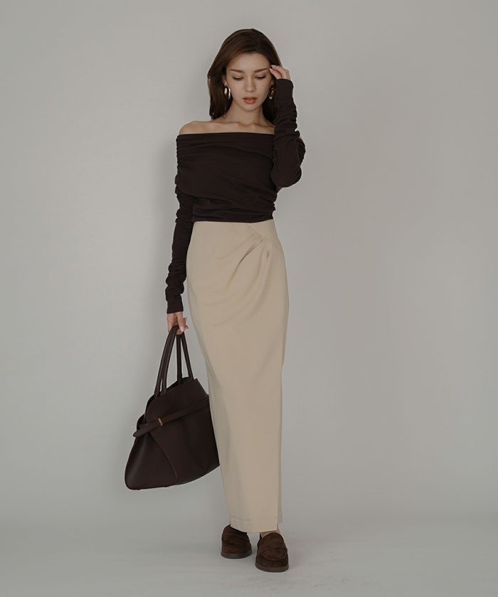 短丈 シアートップス タイト オフショルトップス ドレープ スタイルアップ オフィス 万能トップス 着回し インナートップス オシャレ 無地 女性らしい モテコーデ デートコーデ 大人 あざと可愛い 肌見せ 港区 ラウンジ 韓国風 韓国系 綺麗め 細見え カジュアル スタイル盛れ KINO THE KEI