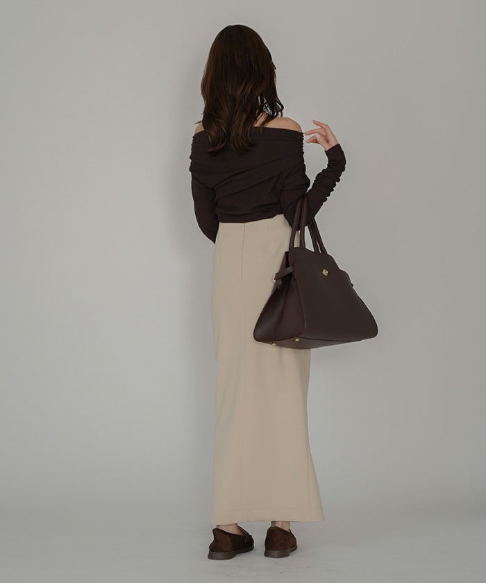 短丈 シアートップス タイト オフショルトップス ドレープ スタイルアップ オフィス 万能トップス 着回し インナートップス オシャレ 無地 女性らしい モテコーデ デートコーデ 大人 あざと可愛い 肌見せ 港区 ラウンジ 韓国風 韓国系 綺麗め 細見え カジュアル スタイル盛れ KINO THE KEI