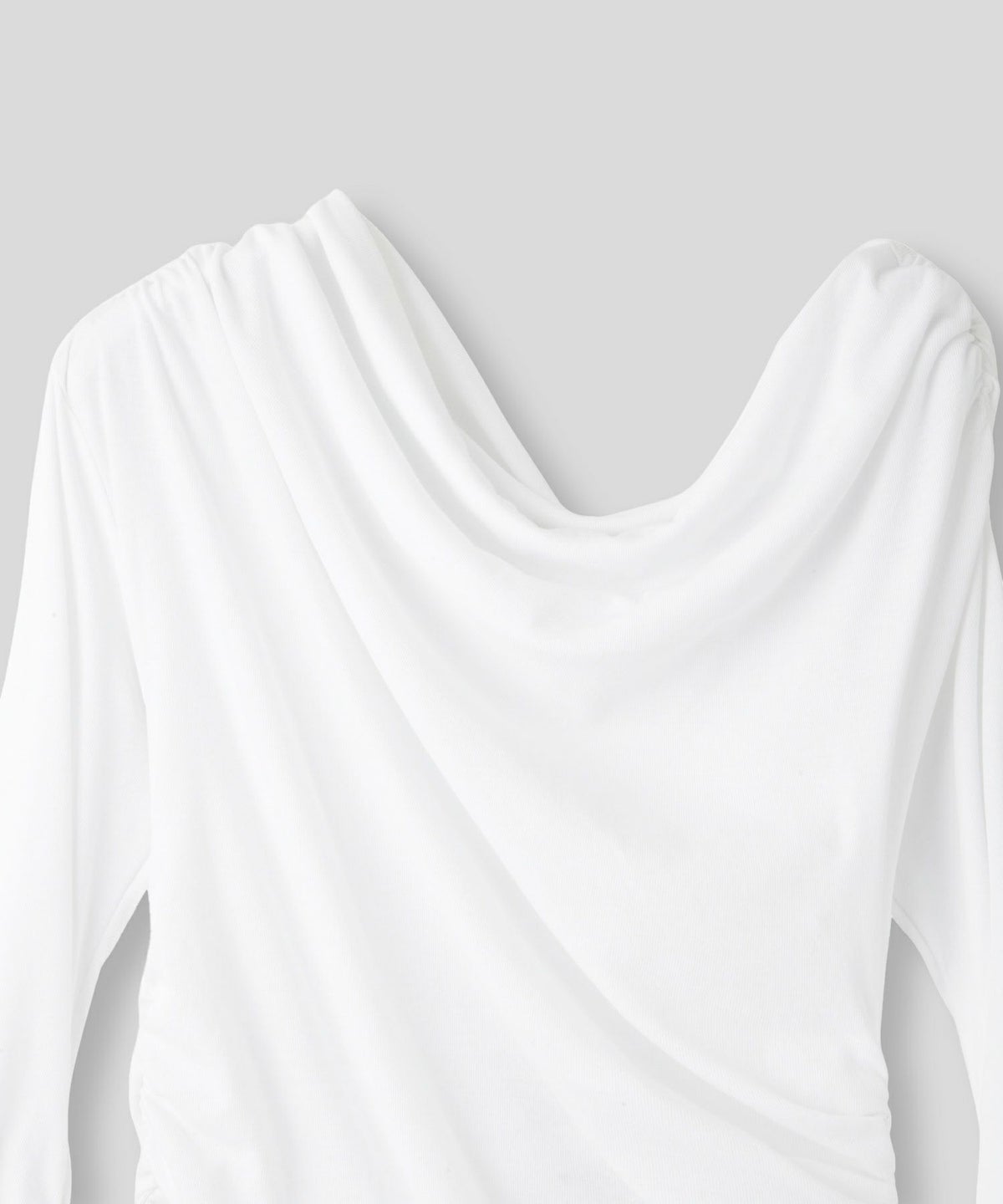 短丈 シアートップス タイト オフショルトップス ドレープ スタイルアップ オフィス 万能トップス 着回し インナートップス オシャレ 無地 女性らしい モテコーデ デートコーデ 大人 あざと可愛い 肌見せ 港区 ラウンジ 韓国風 韓国系 綺麗め 細見え カジュアル スタイル盛れ KINO THE KEI