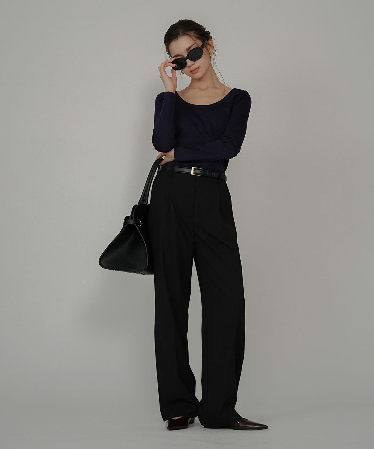 uネック tシャツ クルーネック 深め カットソー タイト ルームウエア オシャレ 無地 オフショル ロンT  女性らしい モテワンピ デートコーデ 大人 ディナー あざと可愛い 肌見せ 韓国風 綺麗め 細見え カジュアル スタイル盛れ KINO THE KEI