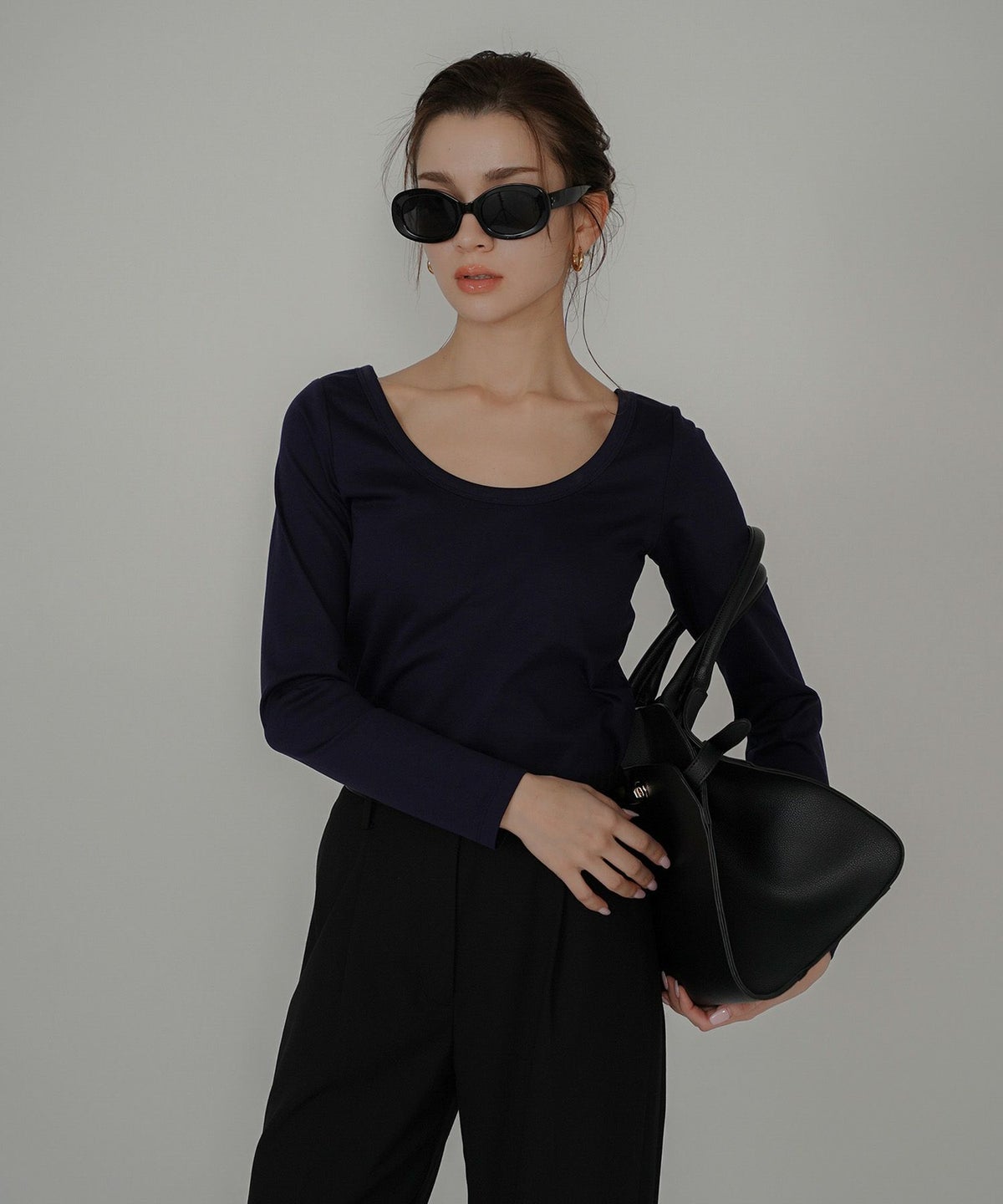 uネック tシャツ クルーネック 深め カットソー タイト ルームウエア オシャレ 無地 オフショル ロンT  女性らしい モテワンピ デートコーデ 大人 ディナー あざと可愛い 肌見せ 韓国風 綺麗め 細見え カジュアル スタイル盛れ KINO THE KEI