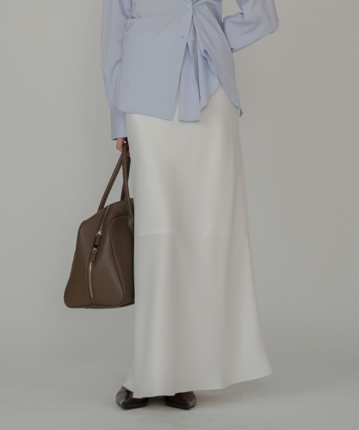 ルーズ 美脚 感動 スタイルアップ Iライン ナロースカート マーメイドスカート サテンスカート ロングスカート オシャレ 無地 女性らしい モテコーデ ベーシック シンプル デートコーデ 大人 あざと可愛い 肌見せ 韓国風 綺麗め 細見え カジュアル スタイル盛れ KINO THE KEI