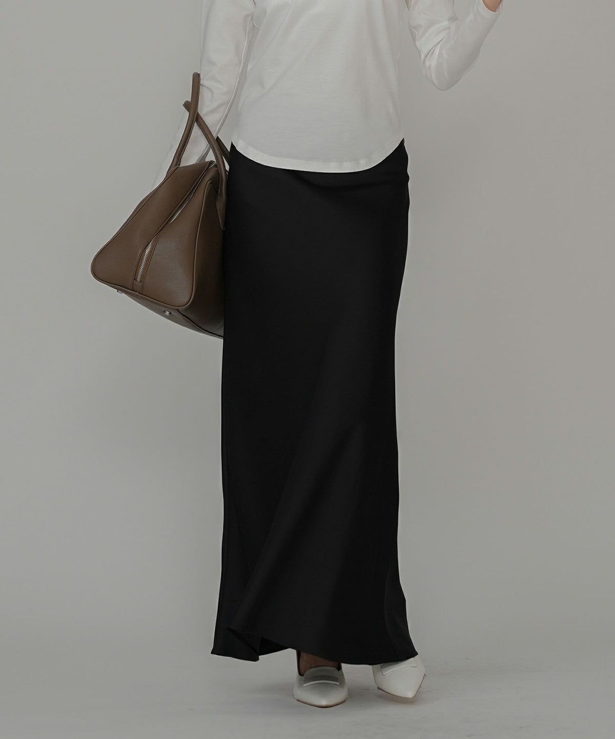 ルーズ 美脚 感動 スタイルアップ Iライン ナロースカート マーメイドスカート サテンスカート ロングスカート オシャレ 無地 女性らしい モテコーデ ベーシック シンプル デートコーデ 大人 あざと可愛い 肌見せ 韓国風 綺麗め 細見え カジュアル スタイル盛れ KINO THE KEI