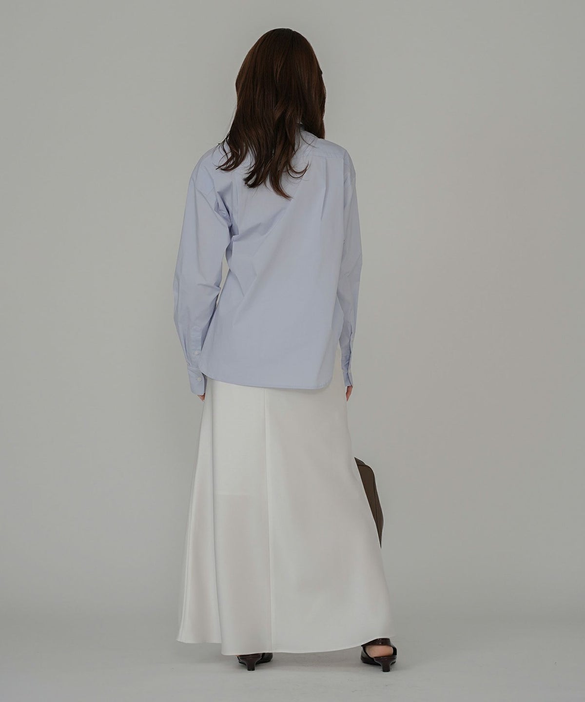 ルーズ 美脚 感動 スタイルアップ Iライン ナロースカート マーメイドスカート サテンスカート ロングスカート オシャレ 無地 女性らしい モテコーデ ベーシック シンプル デートコーデ 大人 あざと可愛い 肌見せ 韓国風 綺麗め 細見え カジュアル スタイル盛れ KINO THE KEI