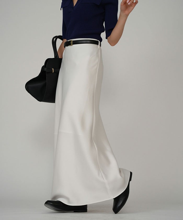 ルーズ 美脚 感動 スタイルアップ Iライン ナロースカート マーメイドスカート サテンスカート ロングスカート オシャレ 無地 女性らしい モテコーデ ベーシック シンプル デートコーデ 大人 あざと可愛い 肌見せ 韓国風 綺麗め 細見え カジュアル スタイル盛れ KINO THE KEI