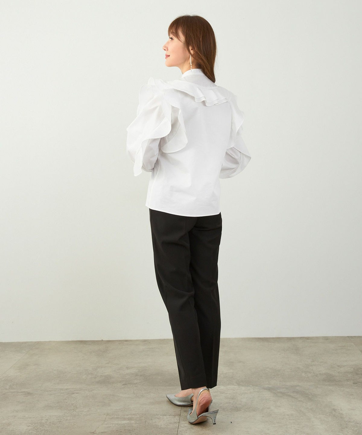 手洗い可 ビッグカラー 大人可愛い 上品 きれいめ オフィス 大人カジュアル フェミニン 白黒 ジョイントスペース