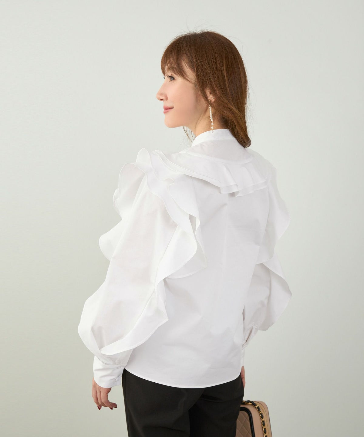 手洗い可 ビッグカラー 大人可愛い 上品 きれいめ オフィス 大人カジュアル フェミニン 白黒 ジョイントスペース