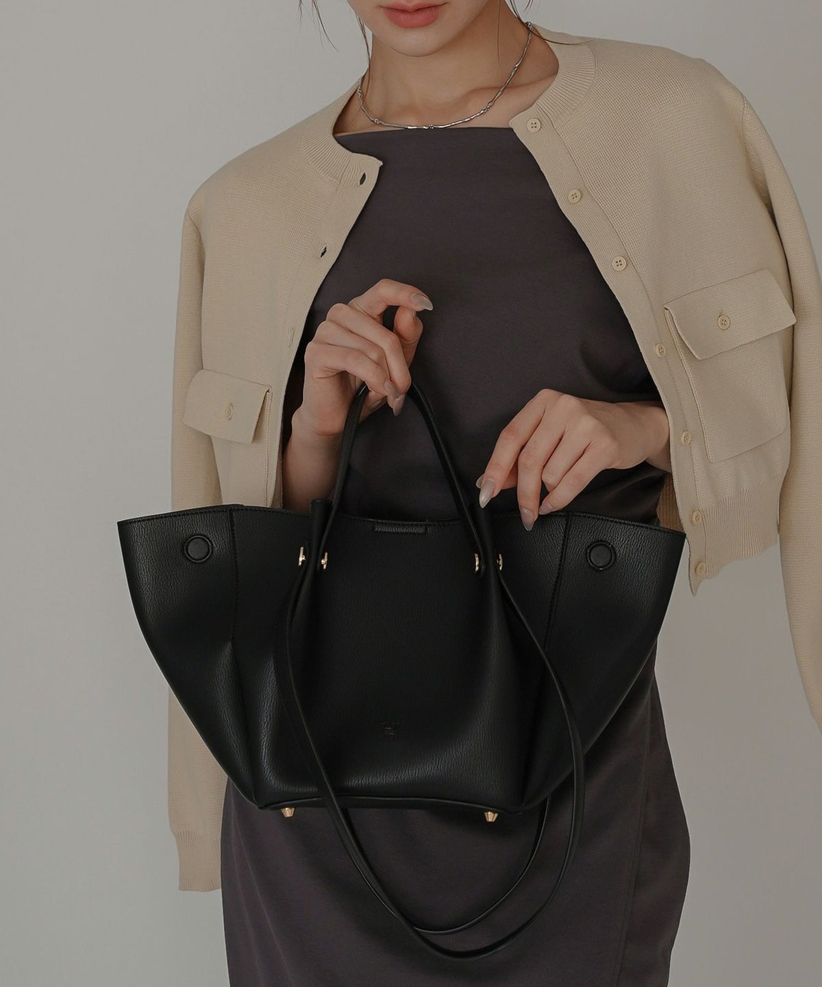 ルーズ 大容量 通勤 ビジネス 通学 スクールバッグ オシャレ 無地 女性らしい Y2K 軽い 2ピース ポーチ付き デートコーデ 大人 あざと可愛い 韓国系 綺麗め カジュアル スタイル盛れ KINO THE KEI