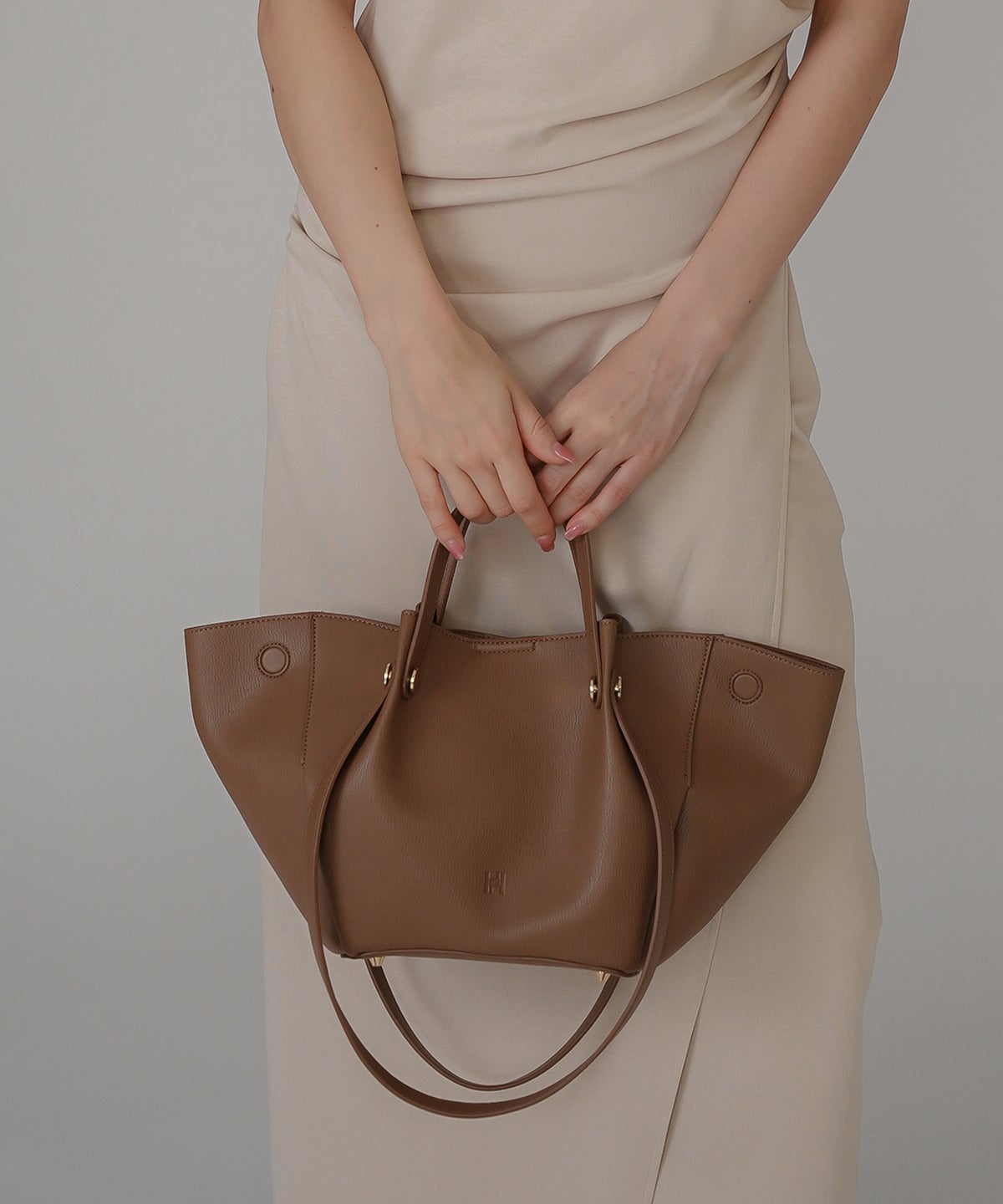 ルーズ 大容量 通勤 ビジネス 通学 スクールバッグ オシャレ 無地 女性らしい Y2K 軽い 2ピース ポーチ付き デートコーデ 大人 あざと可愛い 韓国系 綺麗め カジュアル スタイル盛れ KINO THE KEI