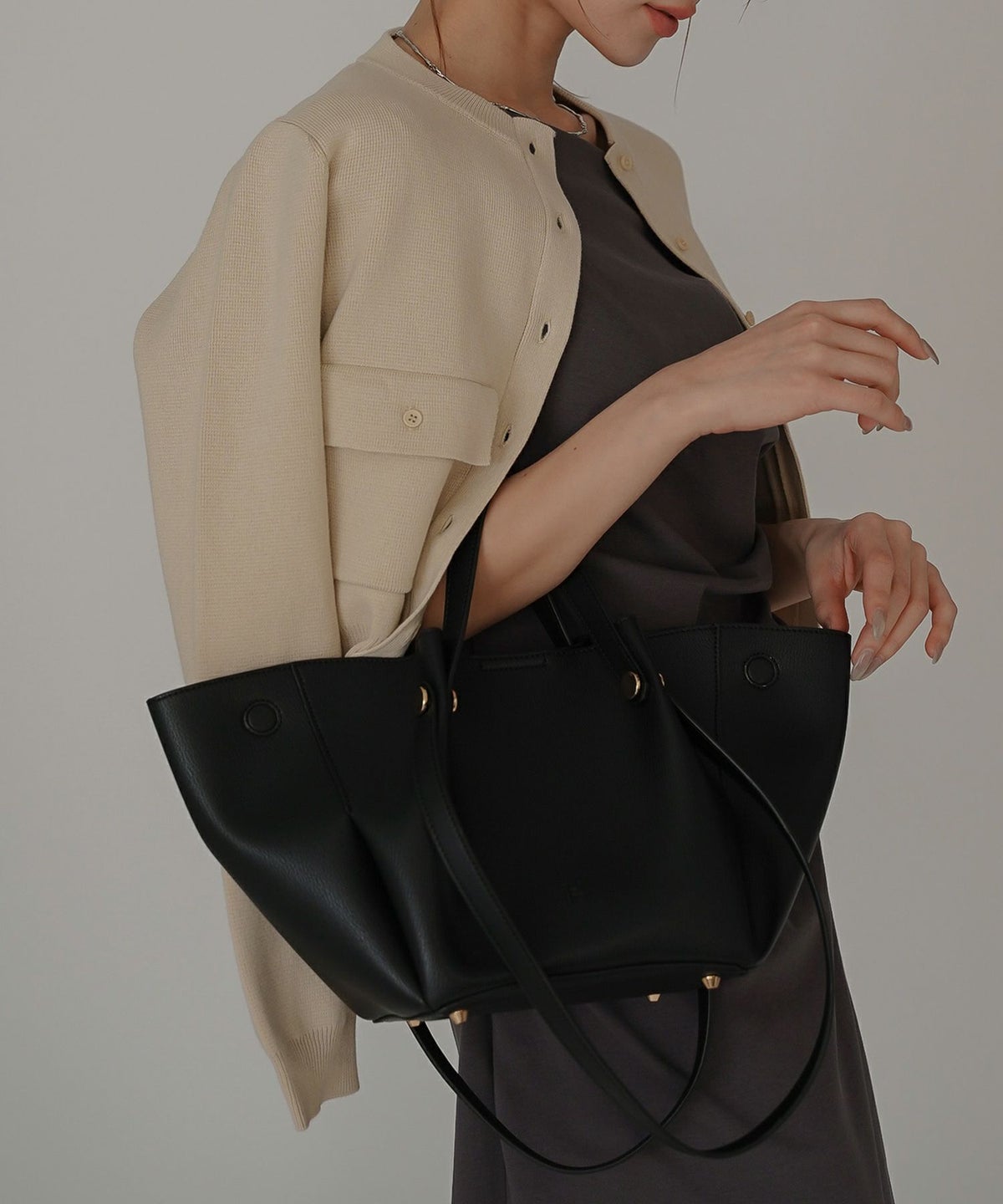 ルーズ 大容量 通勤 ビジネス 通学 スクールバッグ オシャレ 無地 女性らしい Y2K 軽い 2ピース ポーチ付き デートコーデ 大人 あざと可愛い 韓国系 綺麗め カジュアル スタイル盛れ KINO THE KEI