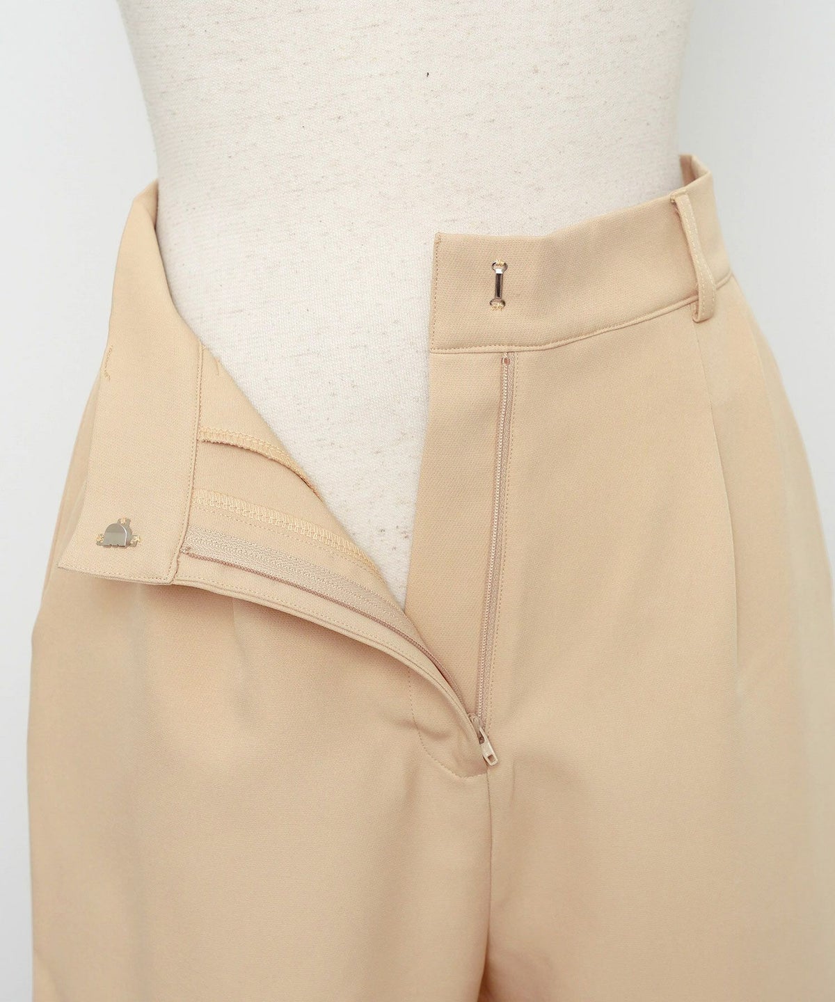 ボトムス パンツ ワイドパンツ ベルト付き ポケット 高身長向け 脚長 体型カバー センタープレス