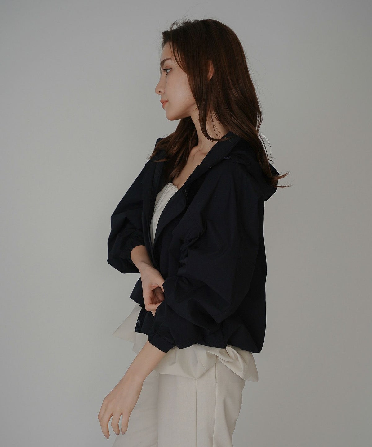 トラックジャケット ナイロン トップス ジップアウター スタンドカラー ジャンバー スポーティー 短丈 ミドル丈 ゆったり 普段使い 着回し 重ね着 オールシーズン ルームウェア 部屋着 リラックス 休日 ワークアウト ヨガ ジム ウェア ランニング ウォーキング 通勤 韓国風 韓国系 スタイル盛れ KINO THE KEI