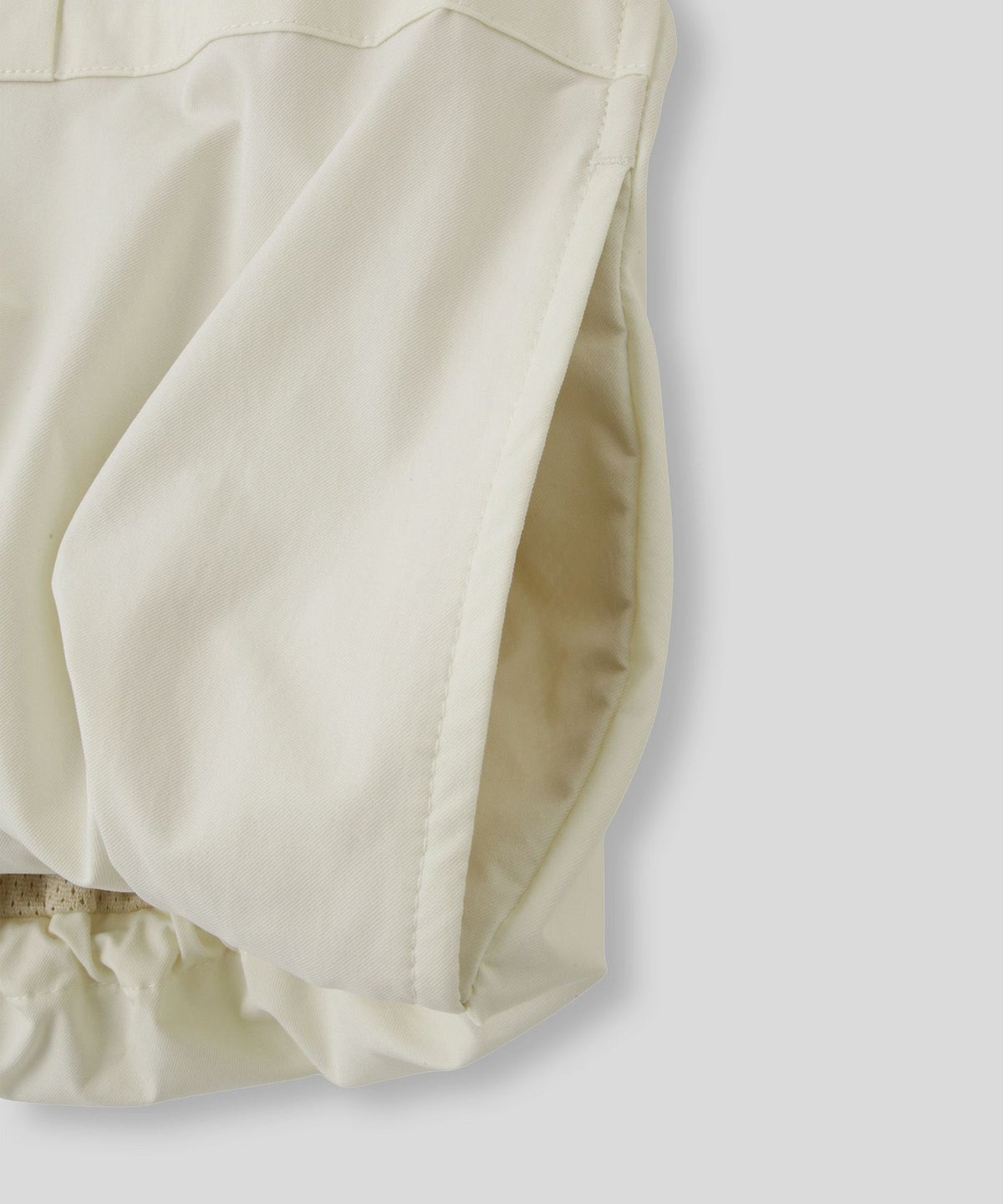 トラックジャケット ナイロン トップス ジップアウター スタンドカラー ジャンバー スポーティー 短丈 ミドル丈 ゆったり 普段使い 着回し 重ね着 オールシーズン ルームウェア 部屋着 リラックス 休日 ワークアウト ヨガ ジム ウェア ランニング ウォーキング 通勤 韓国風 韓国系 スタイル盛れ KINO THE KEI