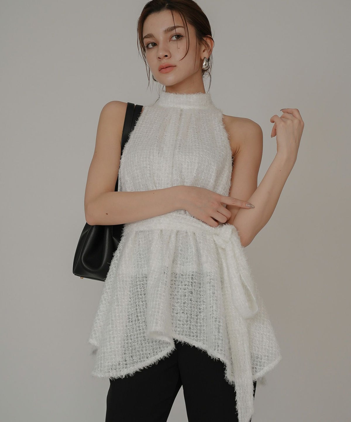 無地 女性らしい モテコーデ デートコーデ 大人 あざと可愛い 肌見せ 港区 ラウンジ 韓国風 韓国系 カジュアル エレガント 海外系 きれいめ 細見え カジュアル スタイル盛れ KINO THE KEI