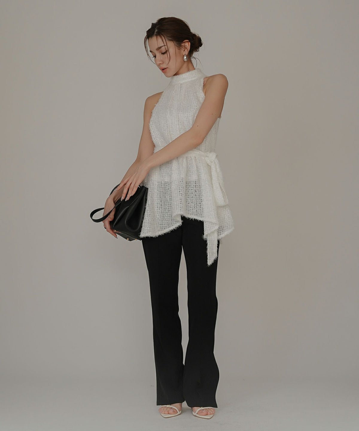 無地 女性らしい モテコーデ デートコーデ 大人 あざと可愛い 肌見せ 港区 ラウンジ 韓国風 韓国系 カジュアル エレガント 海外系 きれいめ 細見え カジュアル スタイル盛れ KINO THE KEI