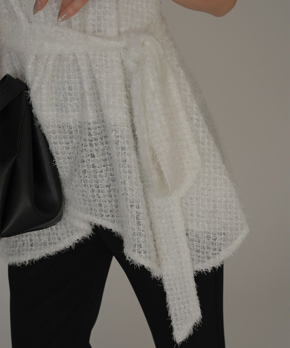 無地 女性らしい モテコーデ デートコーデ 大人 あざと可愛い 肌見せ 港区 ラウンジ 韓国風 韓国系 カジュアル エレガント 海外系 きれいめ 細見え カジュアル スタイル盛れ KINO THE KEI