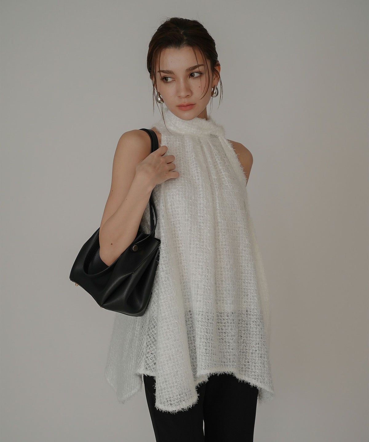 無地 女性らしい モテコーデ デートコーデ 大人 あざと可愛い 肌見せ 港区 ラウンジ 韓国風 韓国系 カジュアル エレガント 海外系 きれいめ 細見え カジュアル スタイル盛れ KINO THE KEI