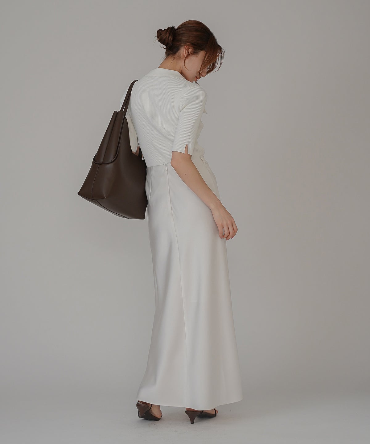 サマーニット スリット入り シンプル 大人可愛い きれいめ カジュアル 通勤 通学 涼しい 快適 無地 Tシャツ風 ニットポロ 上品 体型カバー 大人女子 夏服 海外系 きれいめ 韓国風 韓国系 スタイル盛れ KINO THE KEI