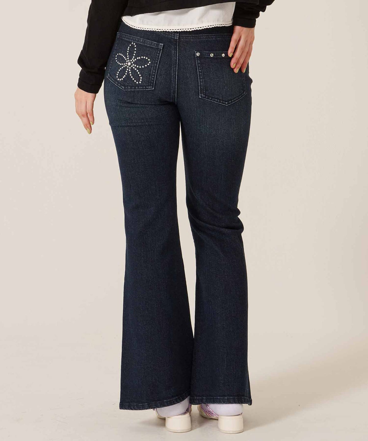 フレア/デニム/ブーツカット/フラワー スタッズ フレア デニムパンツ TINA：JOJUN