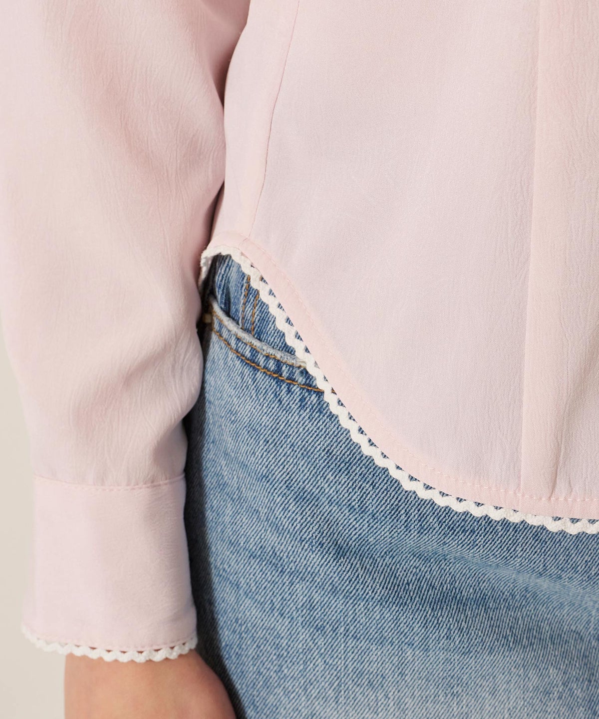 ブラウス/トップス/シャツ/ウエストシェイプ 丸襟 ブラウス TINA：JOJUN