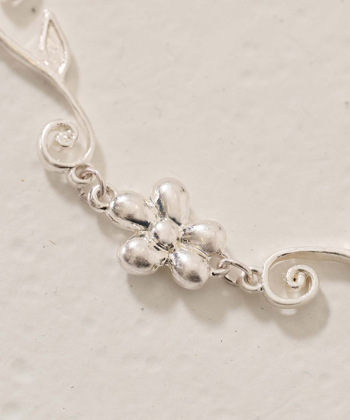 シルバー/アクセサリー/ネックレス/フラワー チョーカー TINA：JOJUN 