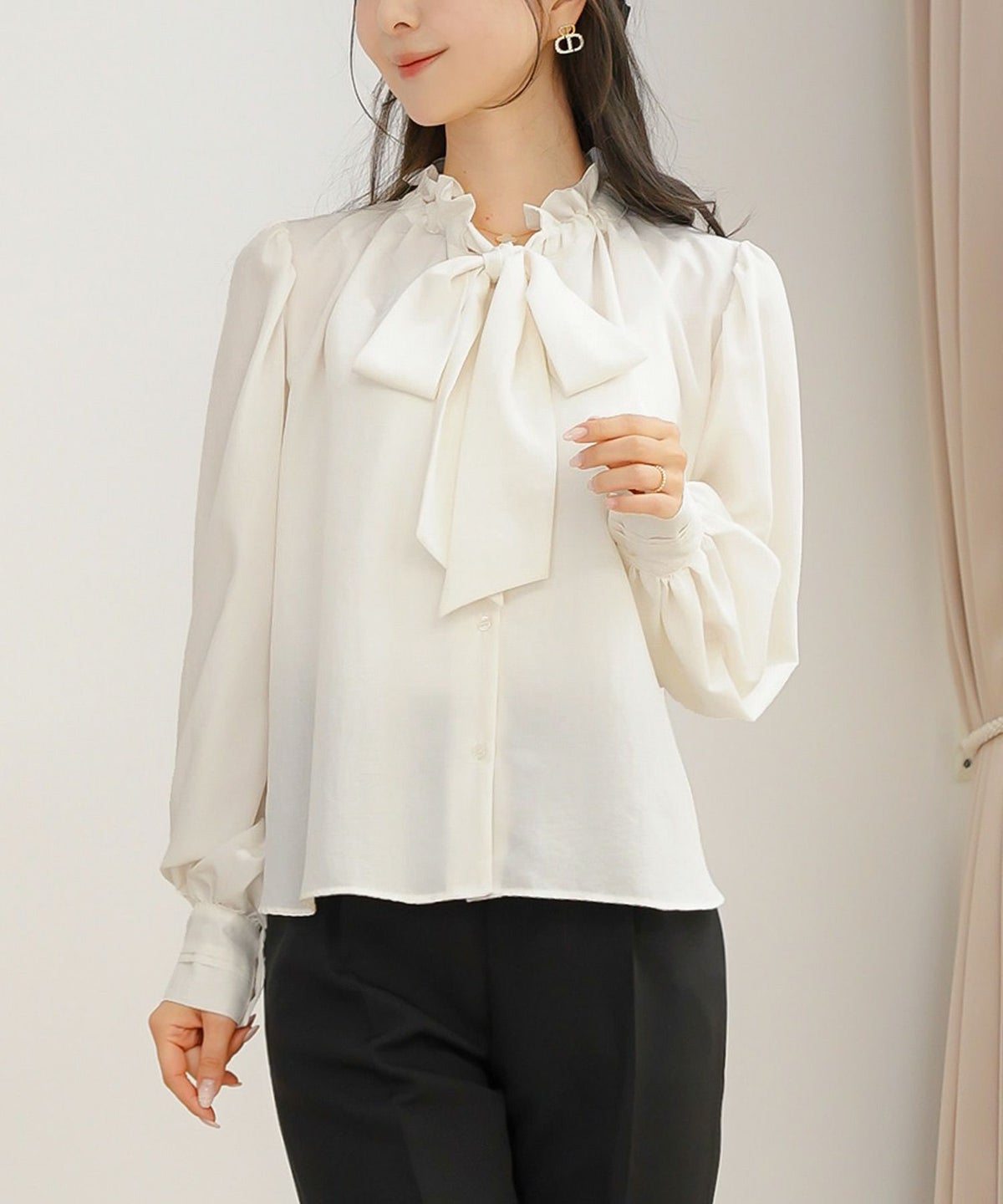 トップス ブラウス フリル ボウタイ 長袖 タック 前開き ホワイト フェミニン エレガント 上品 きれいめ