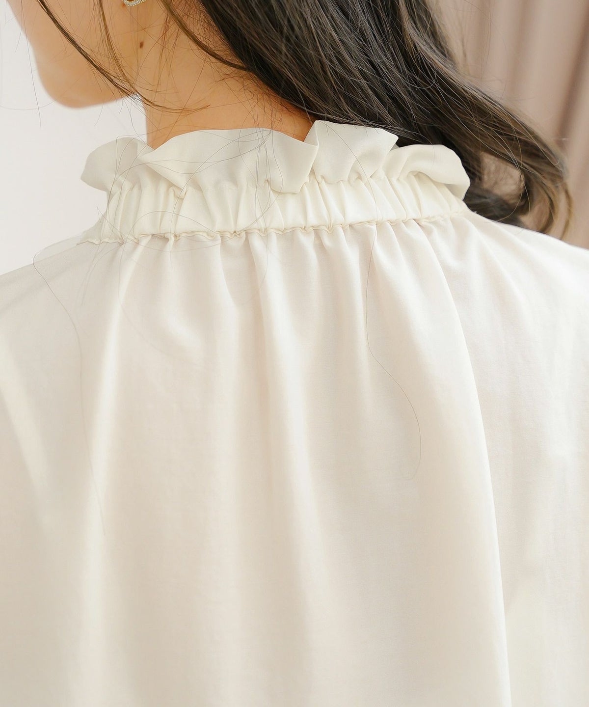 トップス ブラウス フリル ボウタイ 長袖 タック 前開き ホワイト フェミニン エレガント 上品 きれいめ