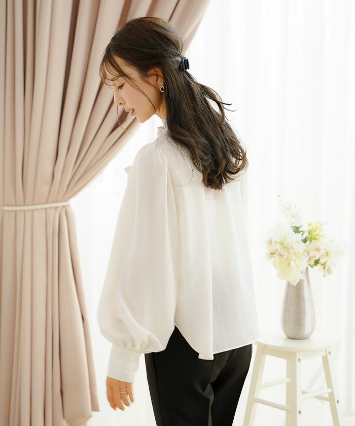 トップス ブラウス フリル ボウタイ 長袖 タック 前開き ホワイト フェミニン エレガント 上品 きれいめ