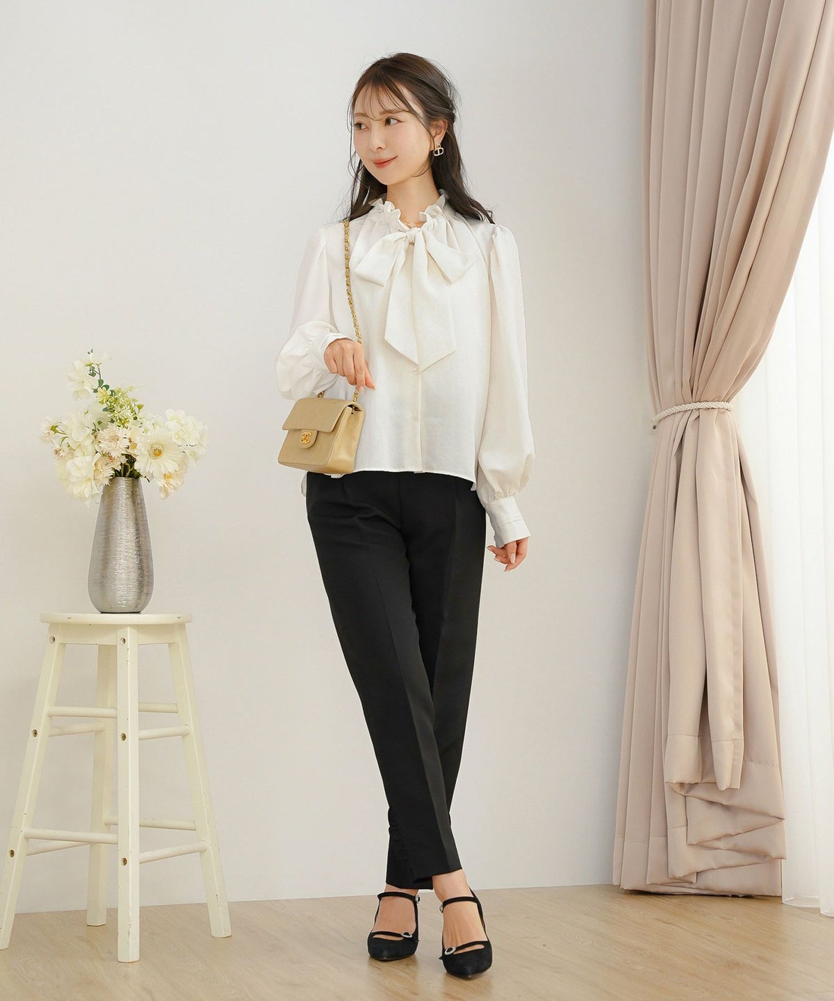 トップス ブラウス フリル ボウタイ 長袖 タック 前開き ホワイト フェミニン エレガント 上品 きれいめ