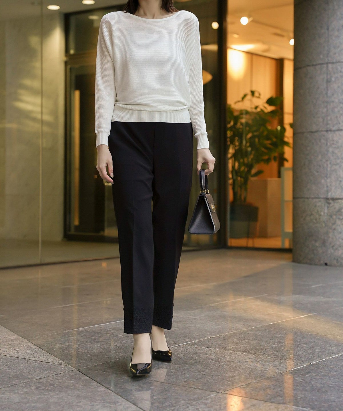 トップス ニット レディース ファッション プルオーバー かわいい きれいめ 春夏秋 白黒 ウォッシャブル ジョイントスペース